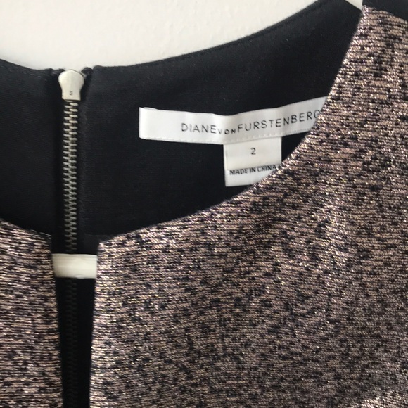 Black and Gold DVF dress size 2 - Picture 3 of 4
